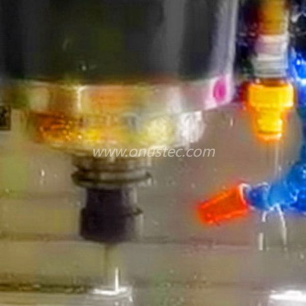 مركز التصنيع باستخدام الحاسب الآلي ذو 4 محاور BT40 CNC