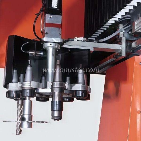 مركز تصنيع ملف تعريف CNC 4 محاور