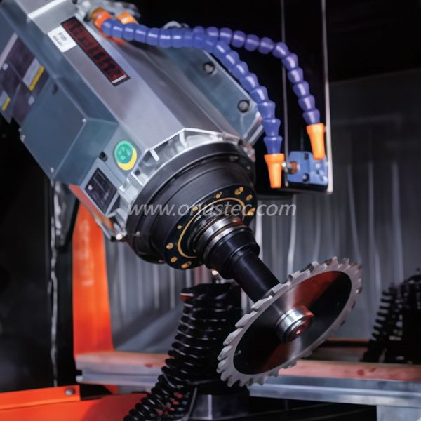 مركز تصنيع ملف تعريف CNC 4 محاور