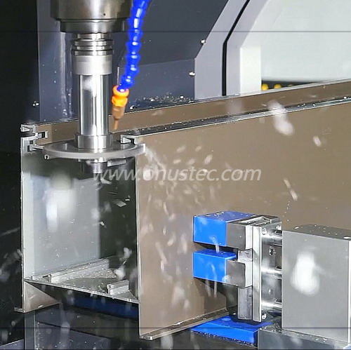 مركز تصنيع مقاطع CNC ذات 4 محاور