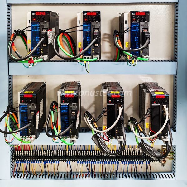 منشار ميتري مزدوج CNC للواجهة ذات 7 محاور